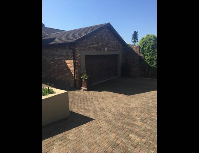 6 BEDROOM HOUSE SOLD IN MEER EN SEE